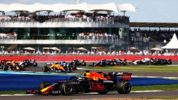 Formula 1: Ο Φερστάπεν κέρδισε τον πρώτο αγώνα σπριντ στην ιστορία του αθλήματος