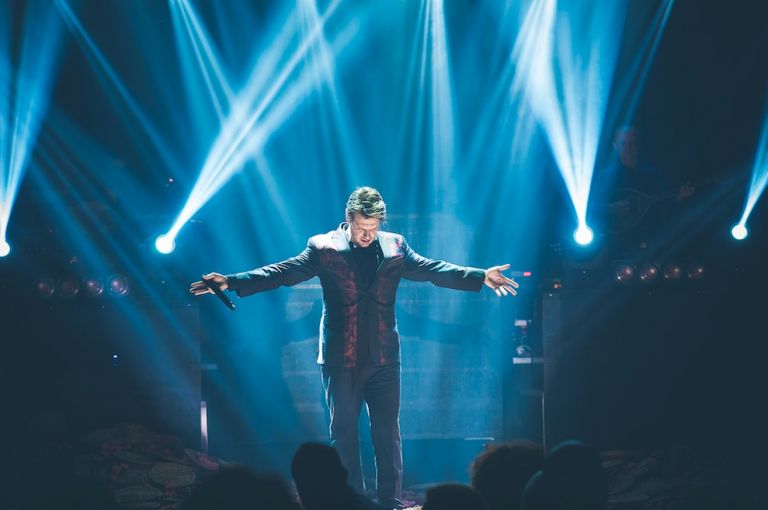 Ο Κιάμος, το εμβόλιο και οι παλιοί μας φίλοι