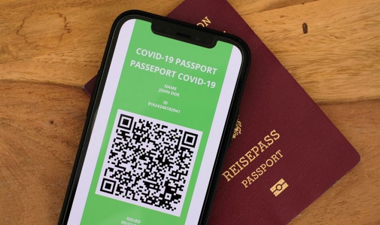 Ποιο εμβόλιο είναι καλύτερο διαβατήριο για ταξίδια στο εξωτερικό;