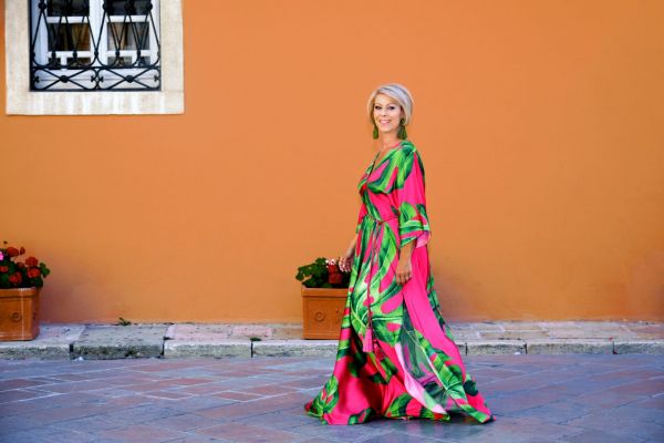 Ιωάννα Βλάχου: Η ερμηνεύτρια που πολέμησε για τη ζωή της κόρης της τραγουδά για την «Φλόγα»