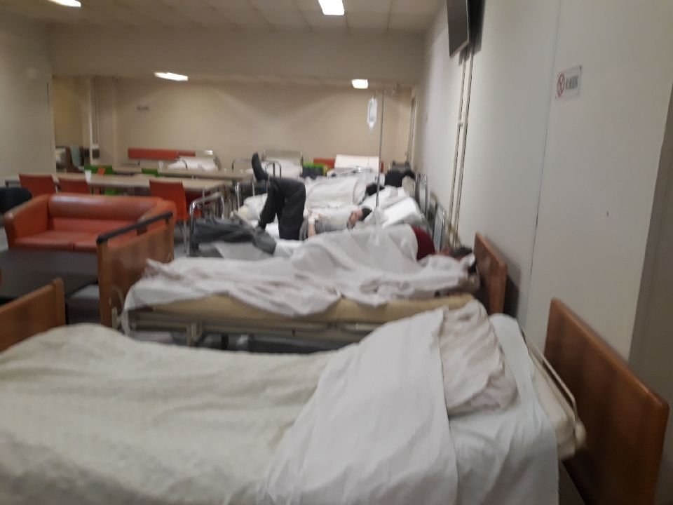 Θριάσιο Νοσοκομείο: Ράντζα με ασθενείς ακόμη και στην τραπεζαρία - Απαράδεκτη η κατάσταση