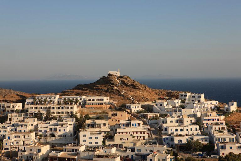 Ραφήνα: Τουλάχιστον 14 τα θετικά κρούσματα κοροναϊού από το πλοίο που ήρθε από την Ίο