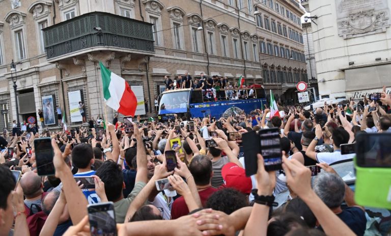Πενταπλάσια τα κρούσματα κοροναϊού στη Ρώμη λόγω… EURO