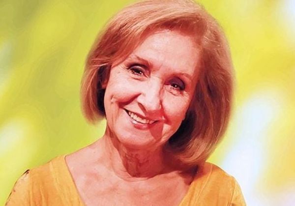 Κάρμεν Ρουγγέρη – «Ήμασταν πολύ φτωχοί, φάγαμε σουβλάκι για γαμήλιο γεύμα»