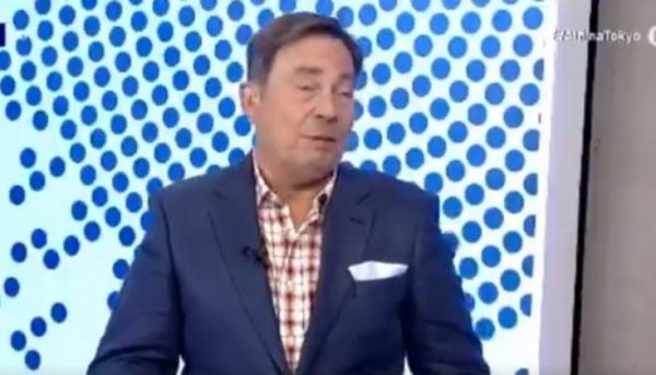 Χαμός στο Twitter για Καρμοίρη: «Πώς παρακολουθούν το μπαλάκι με σχιστά μάτια;»