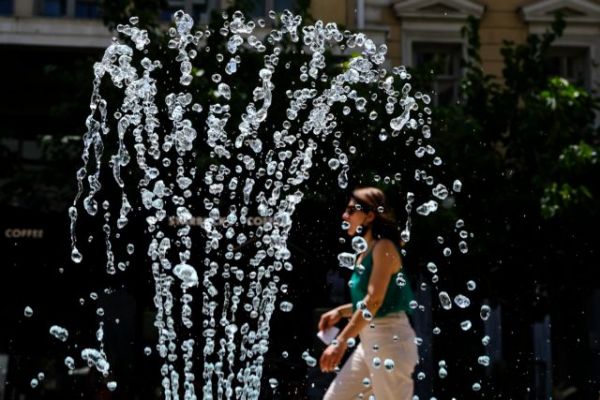 Υπ. Υγείας: Οδηγίες προστασίας από τις επιπτώσεις του επερχόμενου καύσωνα