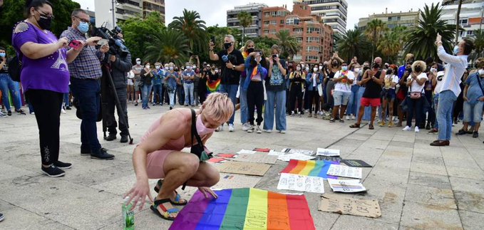 Ισπανία: Ο ξυλοδαρμός μέχρι θανάτου νεαρού άνδρα συγκλονίζει τη χώρα – Συγγενείς και διαδηλωτές καταγγέλουν «ομοφοβικό έγκλημα»