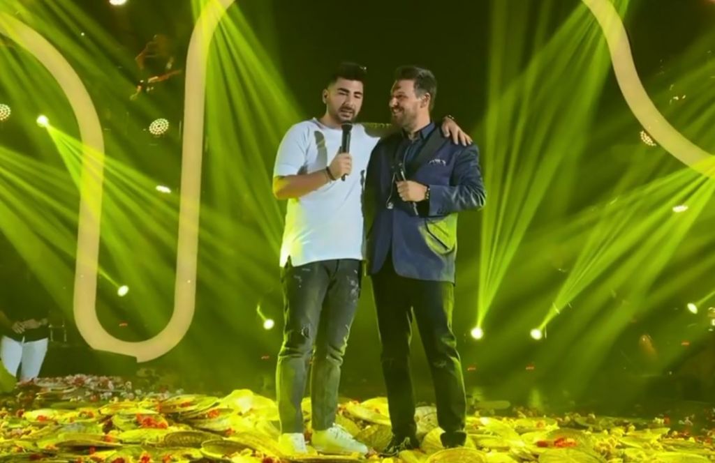 Πάνος Κιάμος: Τραγουδά με τον Κωνσταντίνο Παντελίδη και γίνεται χαμός