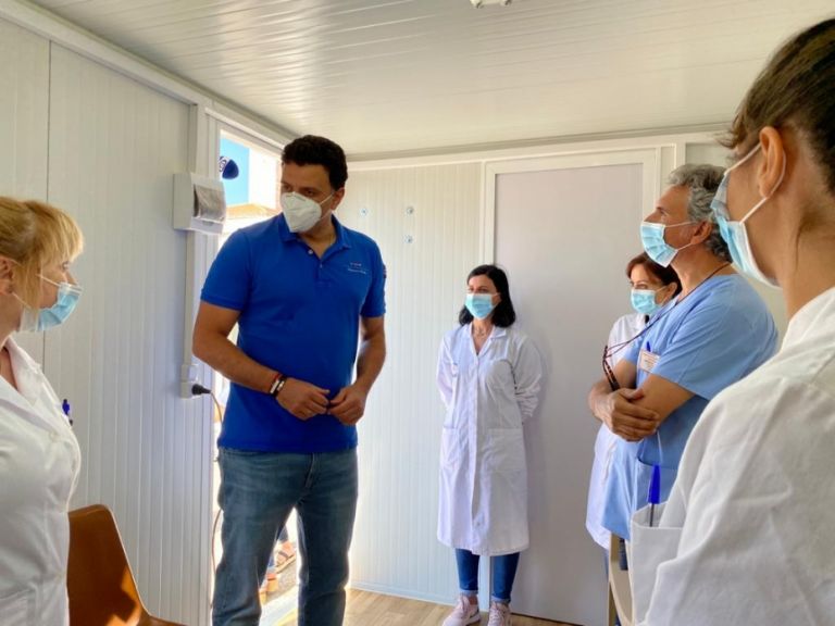 Κικίλιας: Δωρεά 150 αυτόματοι απινιδωτές σε γήπεδα και χώρους άθλησης