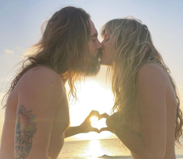 Πώς αντιμετωπίζουν τα ζώδια μια σχέση με διαφορά ηλικίας;