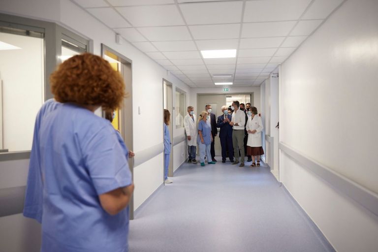 Ο Μητσοτάκης και η ρακή στο ΠΑΓΝΗ (βίντεο)