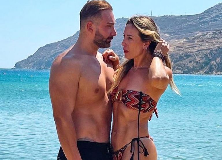 Νίκος Κοκλώνης – Πηγή Δεβετζή: Συνεχίζουν να απολαμβάνουν τις διακοπές τους στη Μύκονο