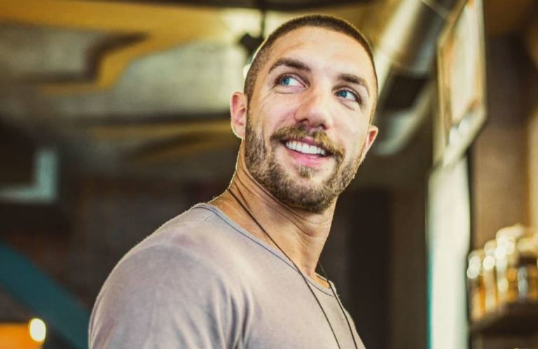 Γιώργος Κόρομι: Για βουτιές με τη σύντροφό του και τα χταπόδια του