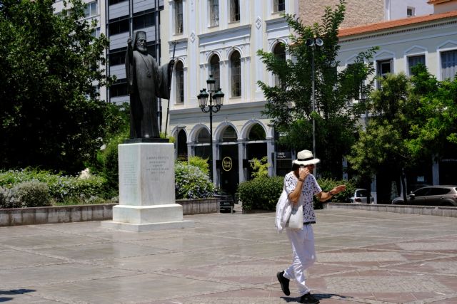 Κοροναϊός: Η Δέλτα κάνει επιτακτική την επαναφορά της μάσκας