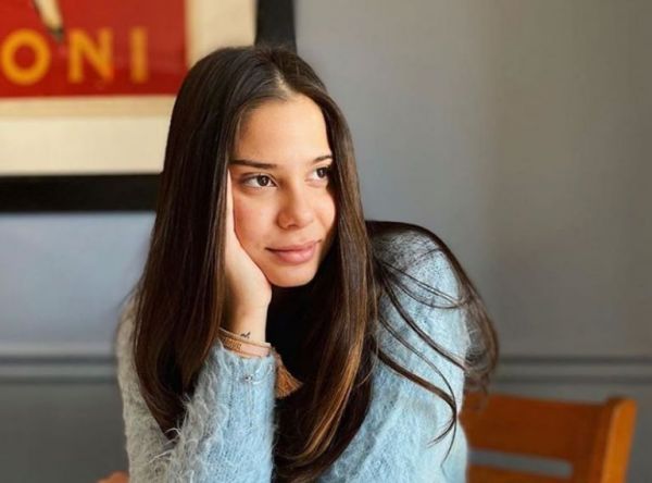 Τζένη Μπαλατσινού: Η μικρή της κόρη ποζάρει με μαγιό και είναι κούκλα όπως η μαμά της