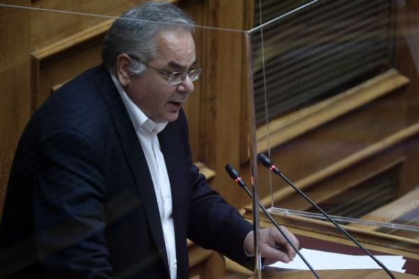 Λαμπρούλης: Αυταρχική και αντιεπιστημονική η τροπολογία για τον υποχρεωτικό εμβολιασμό