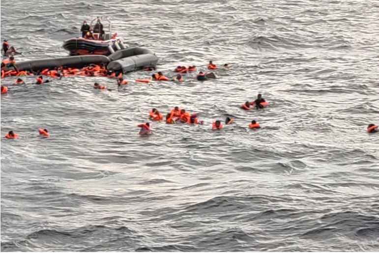 Φρίκη δίχως τέλος στη Μεσόγειο: Νέο ναυάγιο με τουλάχιστον 17 μετανάστες νεκρούς