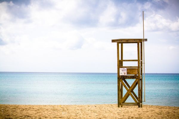 Ηράκλειο: Ναυαγοσώστης έσωσε ξανά την ίδια λουόμενη μετά από ένα χρόνο