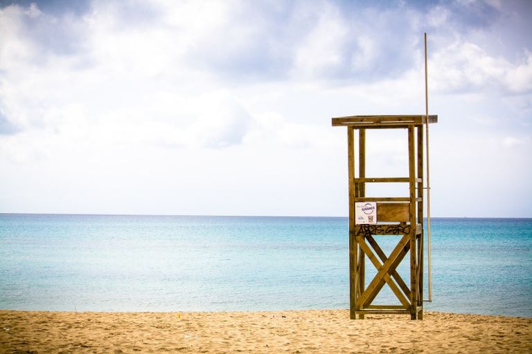 Ηράκλειο: Ναυαγοσώστης έσωσε ξανά την ίδια λουόμενη μετά από ένα χρόνο