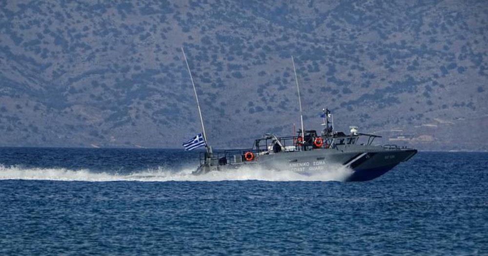 Σαρωνικός: Από φορτηγό πλοίο έπεσε στη θάλασσα 28χρονος αλλοδαπός επιβάτης