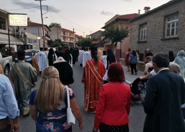 Κοζάνη: Πρόστιμο 1.500 ευρώ σε ιερέα για τη λιτανεία εικόνας της Αγίας Μαρίνας