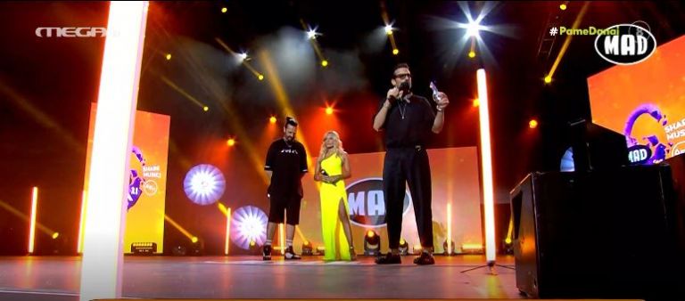 MAD VMA 21: Ιωάννα Μαλέσκου και Κωνσταντίνος Αργυρός συναντήθηκαν στη σκηνή