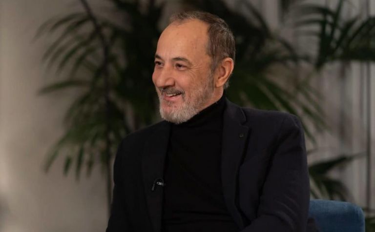 Στέλιος Μάινας – Ο ηθοποιός πήρε θέση για τις γυναικοκτονίες και το ελληνικό metoo