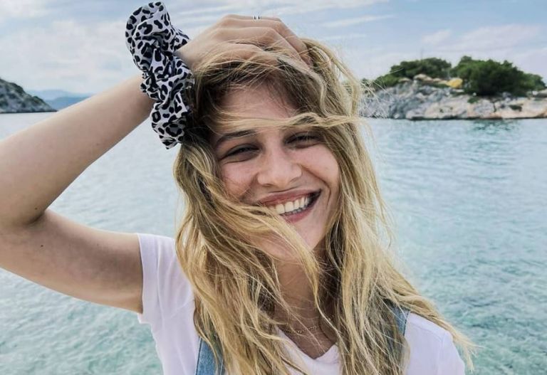 Εριέττα Μανούρη: Το θέατρο και η συνεργασία της με τον Αναστάση Ροϊλό