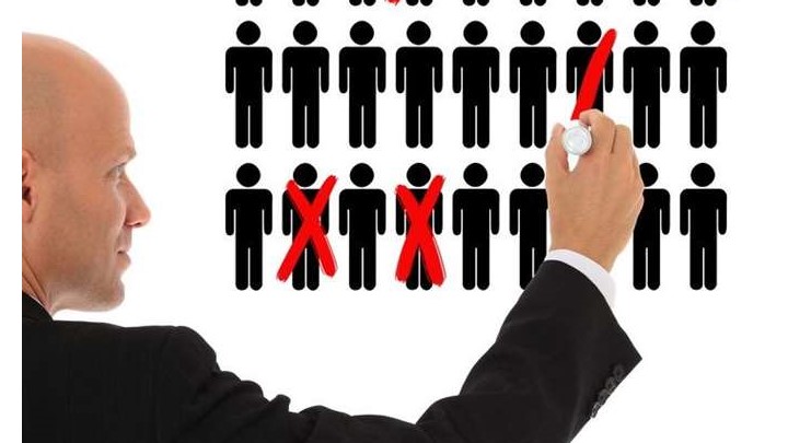 Εμβόλιο: Η ρύθμιση για τον υποχρεωτικό εμβολιασμό εργαζομένων και η σύγχυση για τις απολύσεις