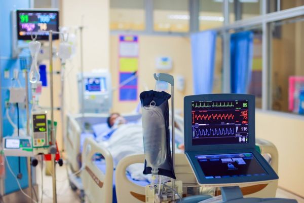 Καμπανάκι κινδύνου για αύξηση εισαγωγών από Εξαδάκτυλο και Γκάγκα – Στο 7% οι ανεμβολίαστοι γιατροί