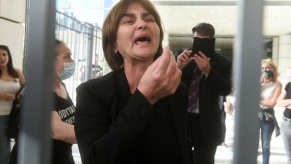 Κούλα Αρμουτίδου: Σκοτώνουν νταήδες τα κορίτσια μας, δεν δέχονται το «όχι»