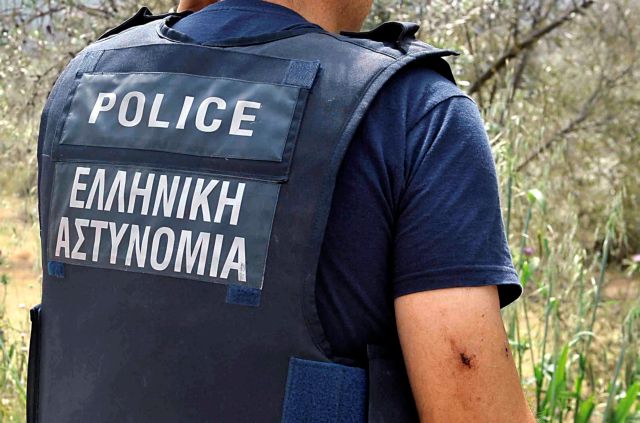 Θεσσαλονίκη: Μετέφεραν μετανάστες με κλεμμένο αυτοκίνητο - Δύο συλλήψεις