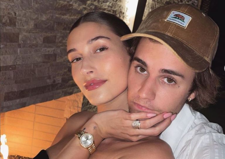 Χέιλι Μπίμπερ: Βάζει τα πράγματα στη θέση τους για τον καυγά με τον Τζάστιν