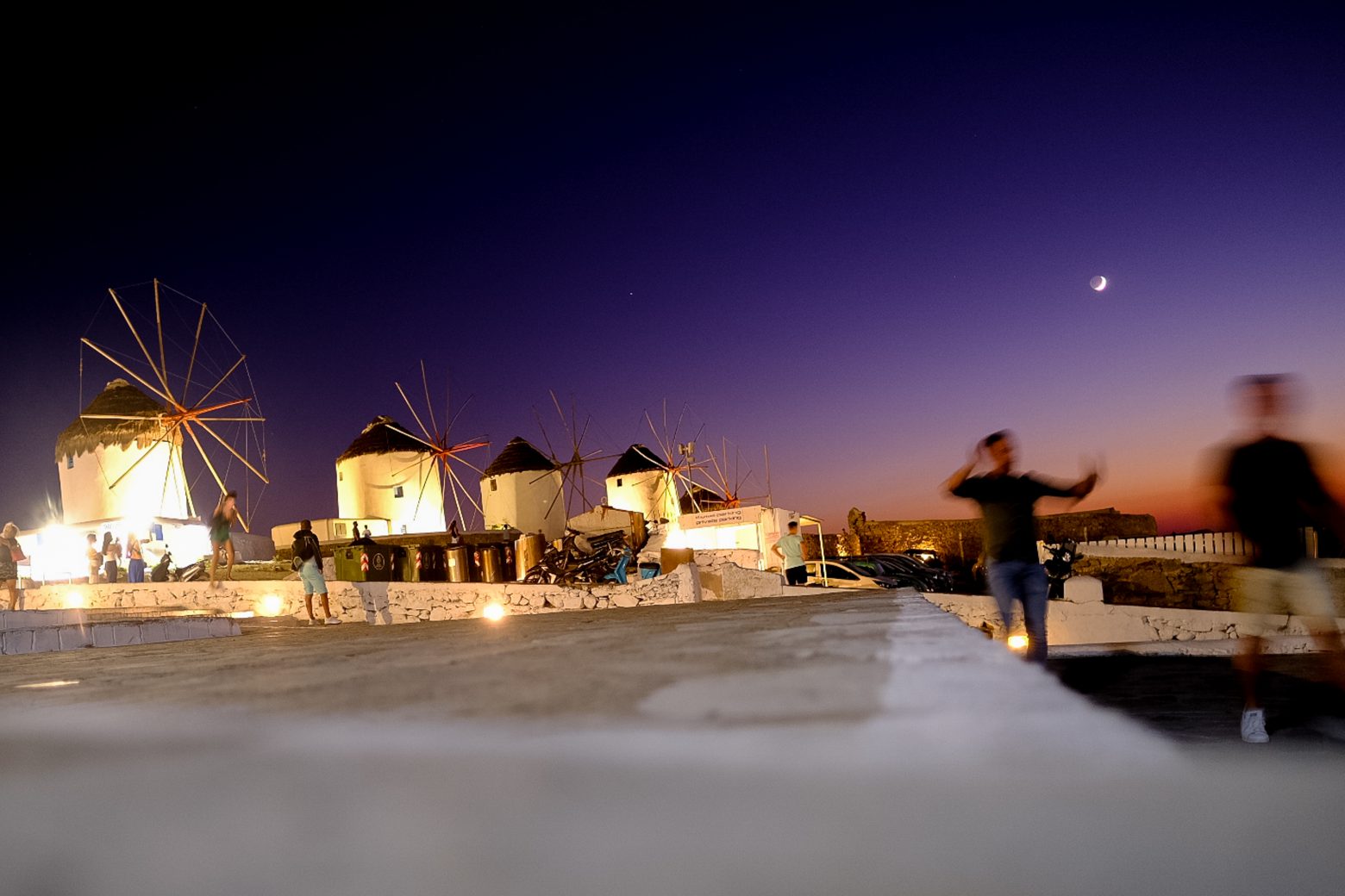 Η Μύκονος ανάβει πολιτικές φωτιές για τους όρους ανοίγματος του τουρισμού