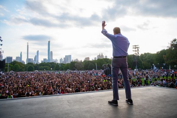 Μπρους Σπρίνγκστιν, Πολ Σάιμον και Τζένιφερ Χάντσον στην ιστορική συναυλία για την «αναγέννηση της Νέας Υόρκης»