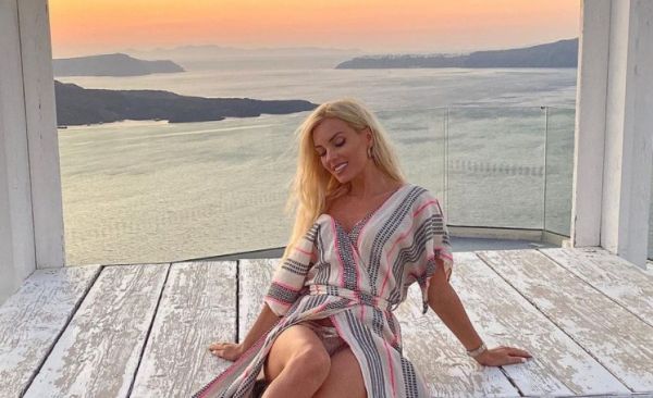 Τζούλια Νόβα: Είναι ερωτευμένη και δεν το κρύβει πια