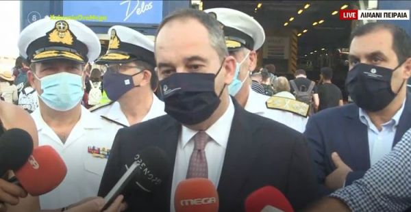 Πλακιωτάκης από το λιμάνι του Πειραιά: «Δεν θα επιτρέψουμε στον ιό να εμποδίσει την επιστροφή στην κανονικότητα»