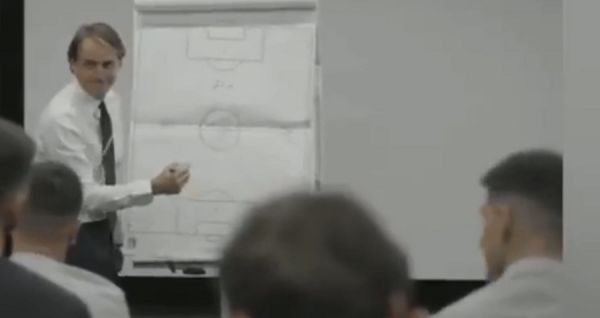 Μαντσίνι προς τους παίκτες του πριν από τον τελικό με την Αγγλία: Ξέρετε τι πρέπει να κάνετε