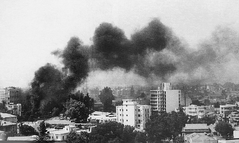 Κύπρος 1974: Γύρω πόλεμος, πόλεμος και κανένας δεν ενδιαφέρεται να τον σταματήσει