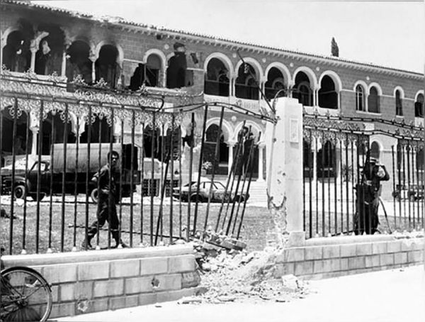 Κύπρος, 15/7/1974:  «Αλέξανδρος εισήχθη κλινικήν»