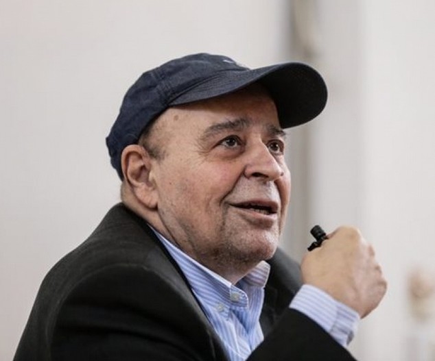 Σταύρος Τσακυράκης: Η αξιακή σαφήνεια και σταθερότητα