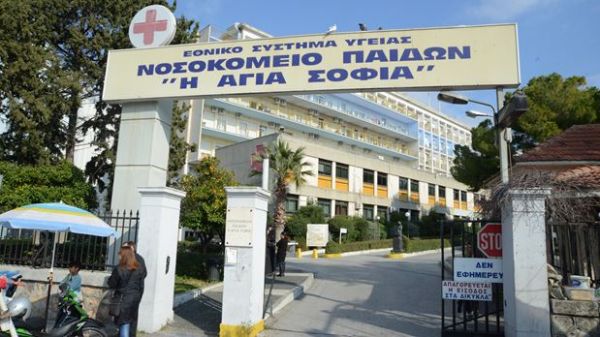 Πάτρα: Σοκαριστικό τροχαίο για 8χρονο- Εγκλωβίστηκε κάτω από ΙΧ με το παγωτό στα χέρια – Νοσηλεύεται στη ΜΕΘ