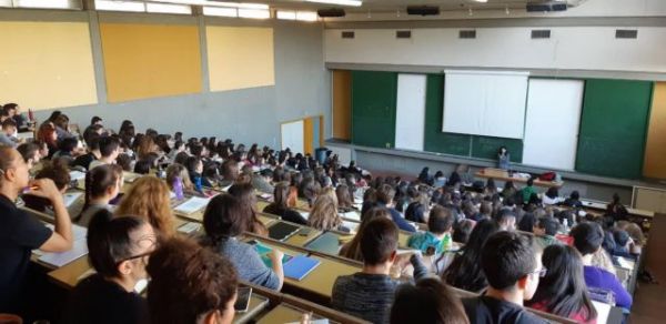 ΕΚΠΑ: Πώς θα γίνει η επιστροφή φοιτητών στα αμφιθέατρα – Με αρνητικό PCR ή rapid test η είσοδος σε ανεμβολίαστους