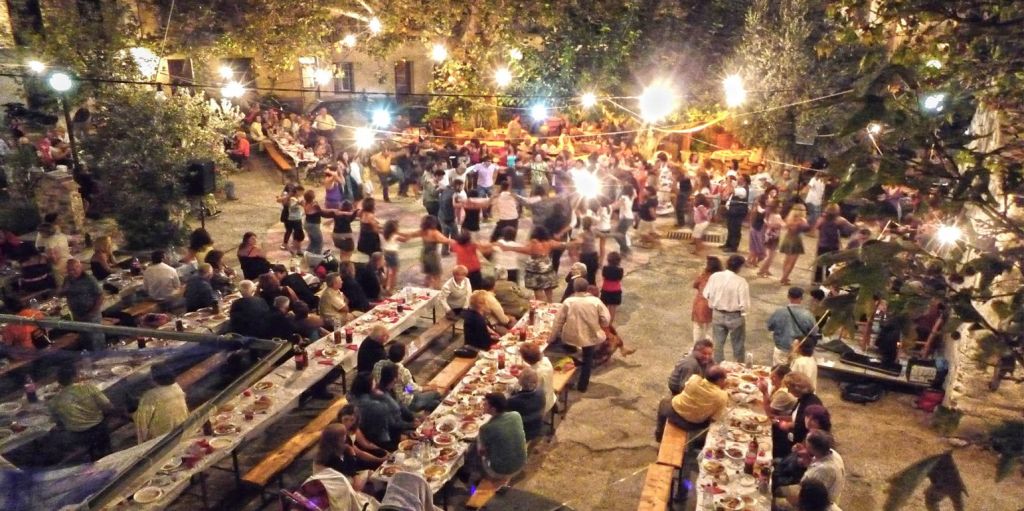 Με ποιους κανόνες θα γίνουν τα πανηγύρια το φετινό καλοκαίρι – Τι προβλέπεται στην ΚΥΑ