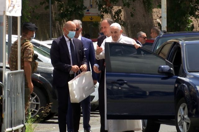 Βατικανό: Εξιτήριο από το νοσοκομείο της Ρώμης πήρε ο πάπας Φραγκίσκος