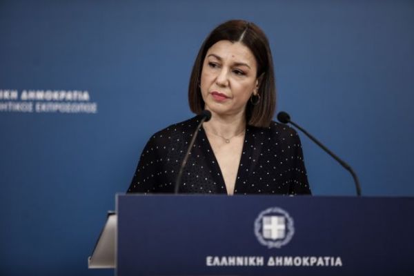 Πελώνη κατά Φίλη: Στήριξη της κυβέρνησης στη Νίκη Κεραμέως