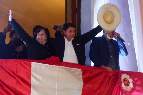 Περού: Πρόεδρος ο σοσιαλιστής Καστίγιο – Με διαφορά μόλις 44.263 ψήφων από τη δεξιά Φουχιμόρι