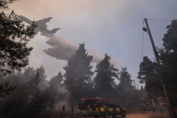 Beriev Be-200: Αυτό είναι το νέο «υπερόπλο» της Πυροσβεστικής – Μπορεί να μεταφέρει 12 τόνους νερού