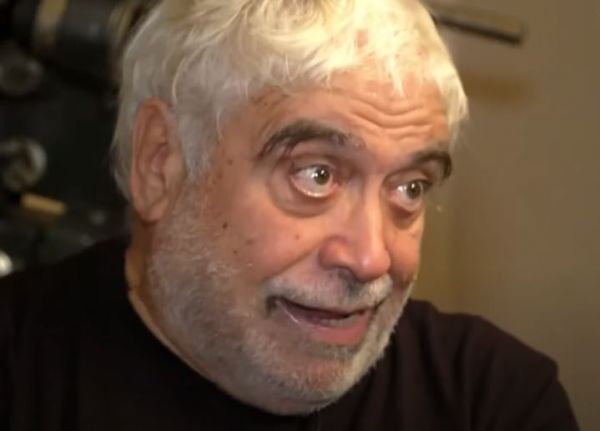 Δημήτρης Πιατάς: «Βρίσκετε κάποια άλλη εναλλακτική λύση πέρα από το εμβόλιο;»