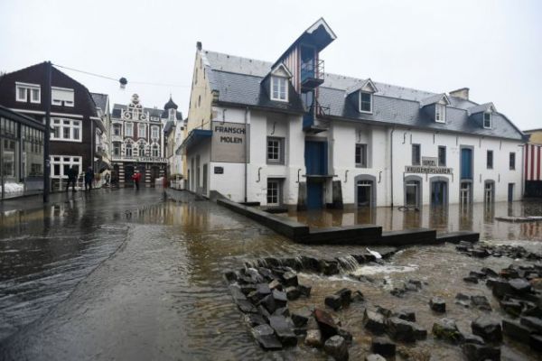 Ολλανδία: Σε κατάσταση εθνικής ανάγκης λόγω πλημμυρών